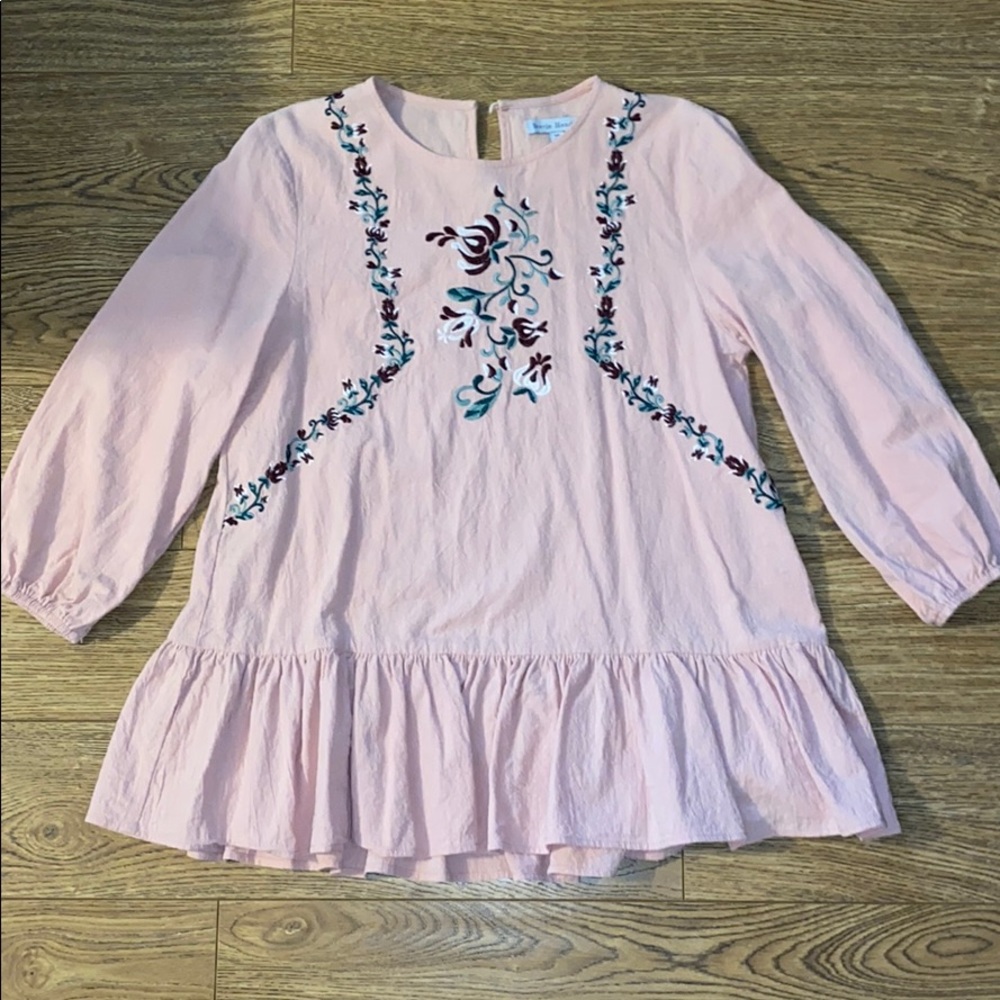 floral print shirt